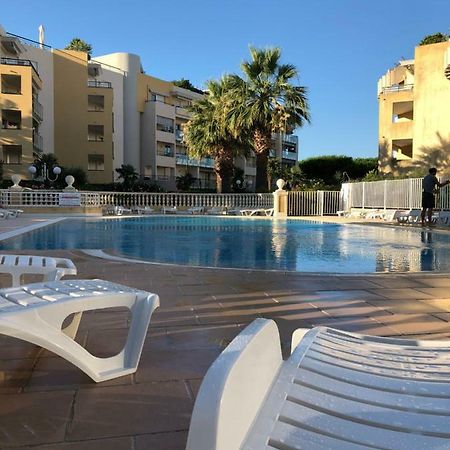 Front Beach Luxury Near Nice Airport กาญเนอ-ซูร์-แมร์ ภายนอก รูปภาพ