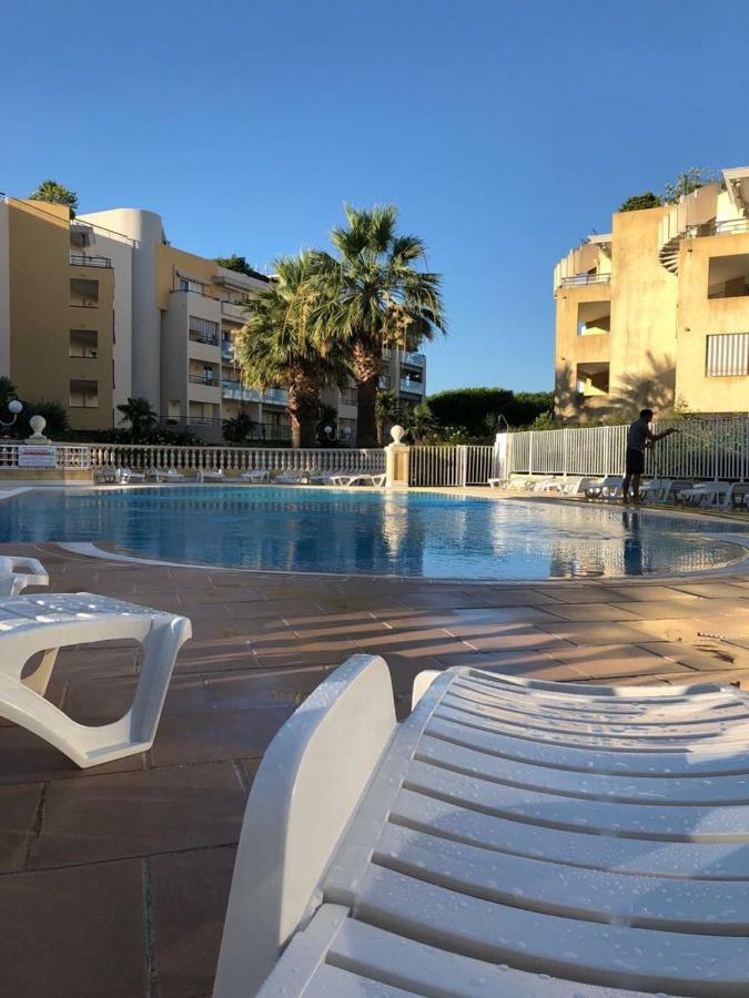 Front Beach Luxury Near Nice Airport กาญเนอ-ซูร์-แมร์ ภายนอก รูปภาพ